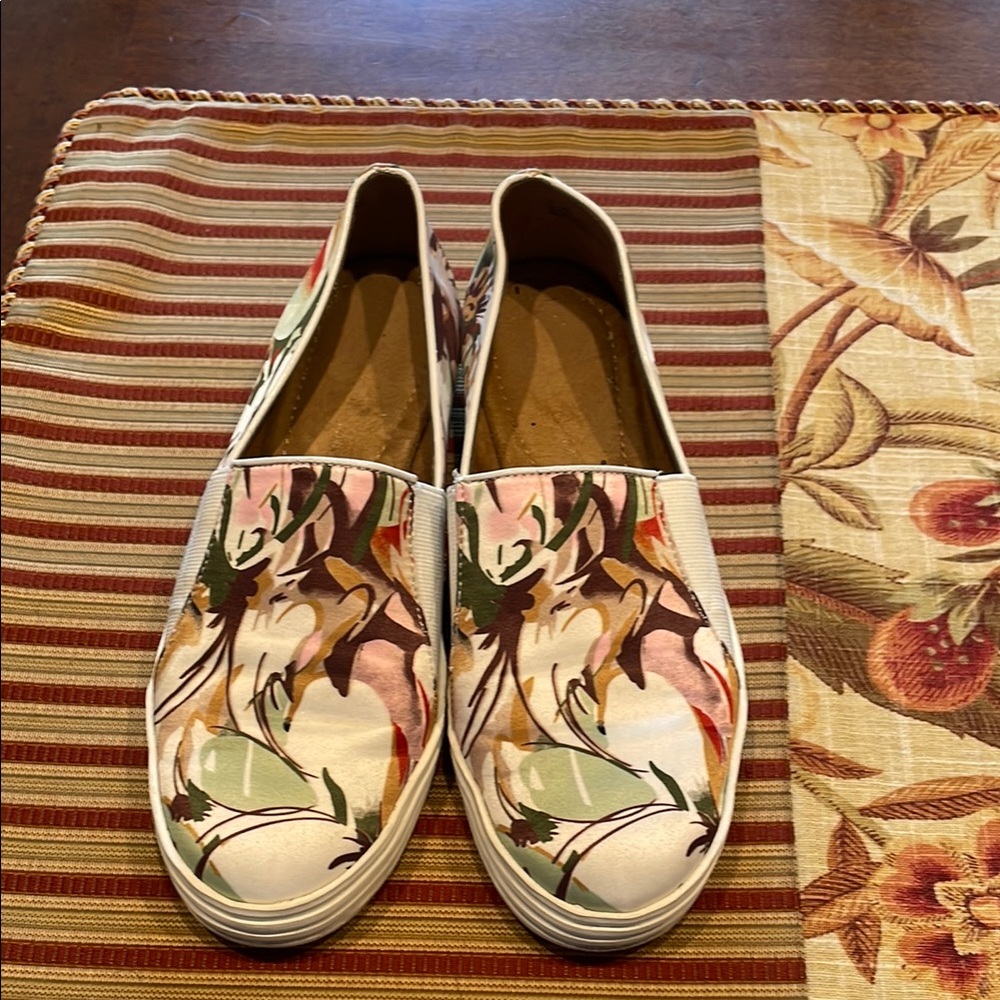 Aerosoles Multi-Color Print Slip-ons Size 7.5